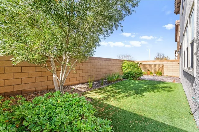 $2,995 | 137 Fulgora Street, Henderson, NV 89074