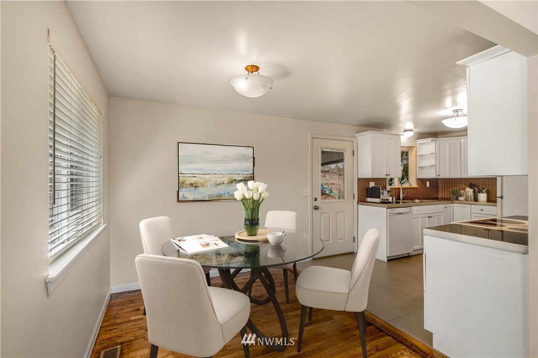 3104 Southwest 97th Street Seattle, WA 98126 - Photo 4 of 18 Gallery Image 4