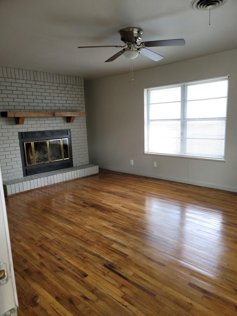 610 Rees Street Kerrville, TX 78028 - Photo 3 of 7