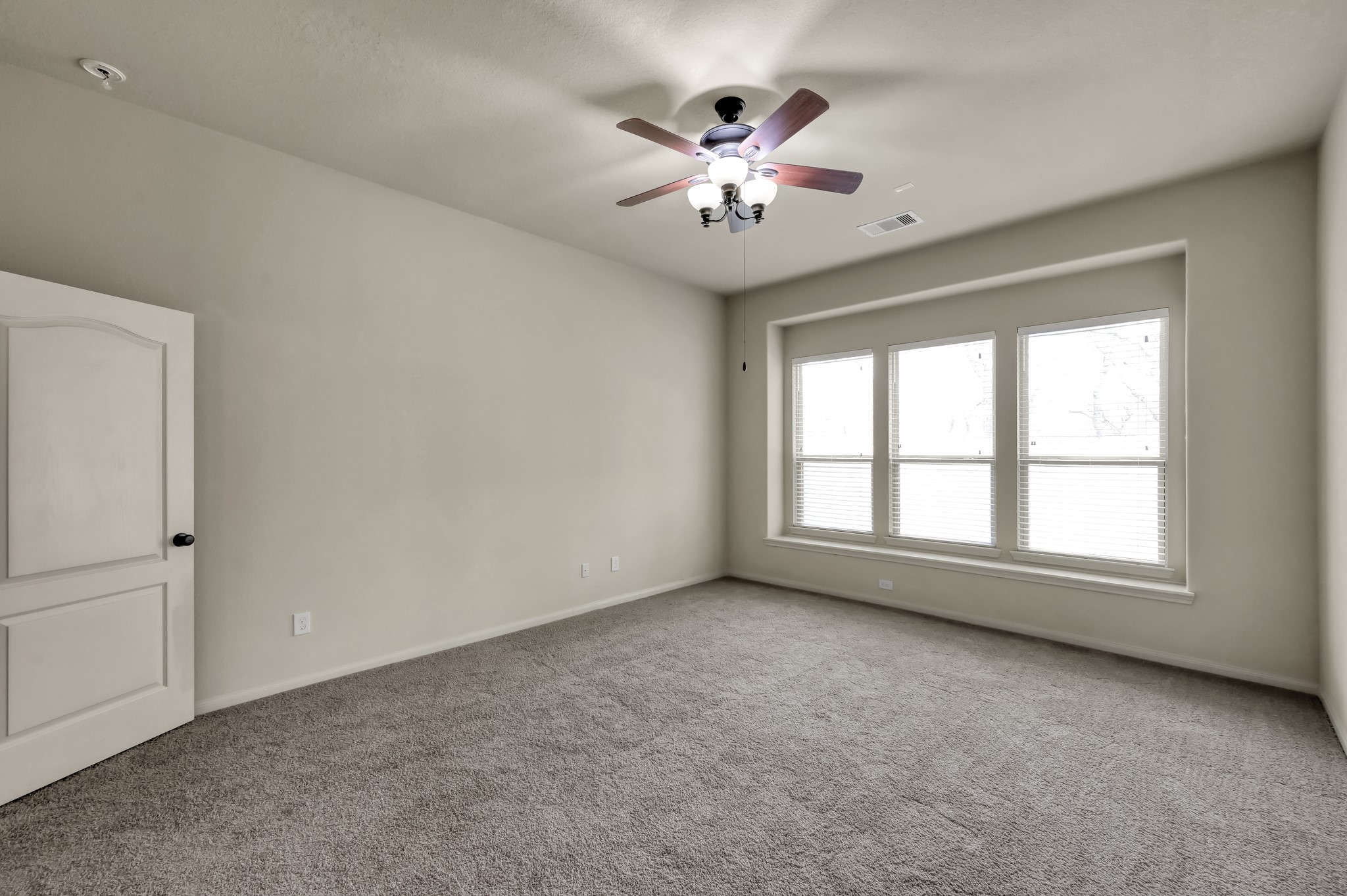 17243 Rookery Court Conroe, TX 77385 - Photo 25 of 50 Primary bedroom