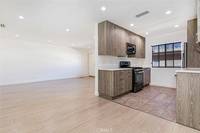 $2,500 | 4358 Mammoth Avenue, Unit 20, Sherman Oaks, CA 91423