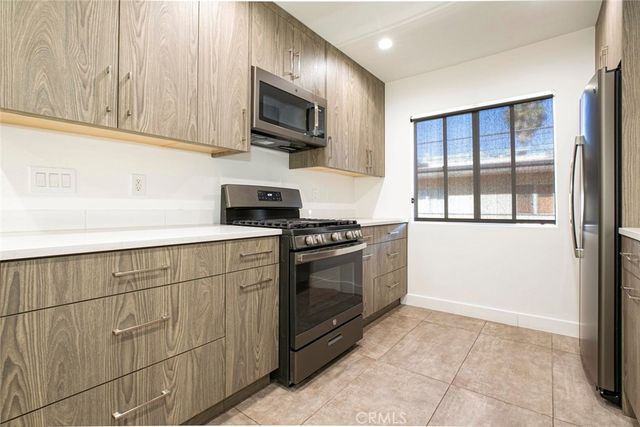 $2,500 | 4358 Mammoth Avenue, Unit 20, Sherman Oaks, CA 91423