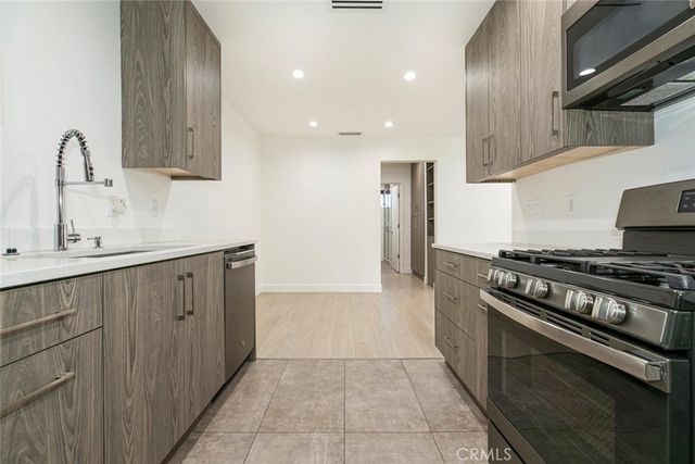 $2,500 | 4358 Mammoth Avenue, Unit 20, Sherman Oaks, CA 91423