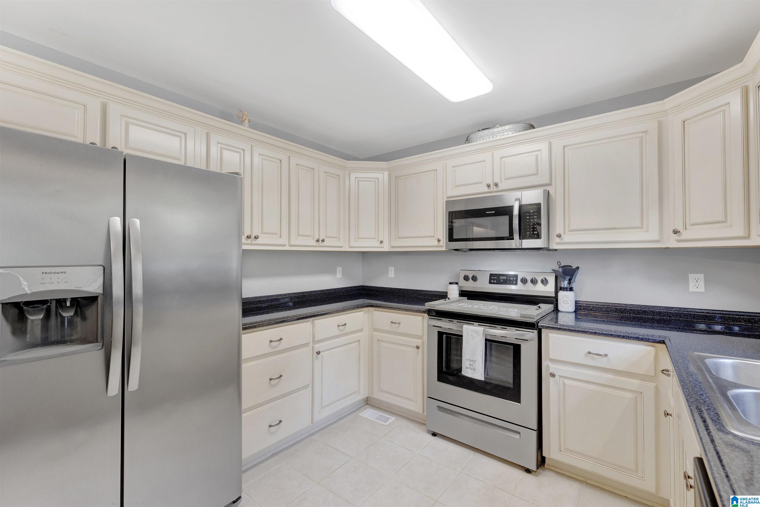 157 Joiner Road Hayden, AL 35079 - Photo 5 of 14