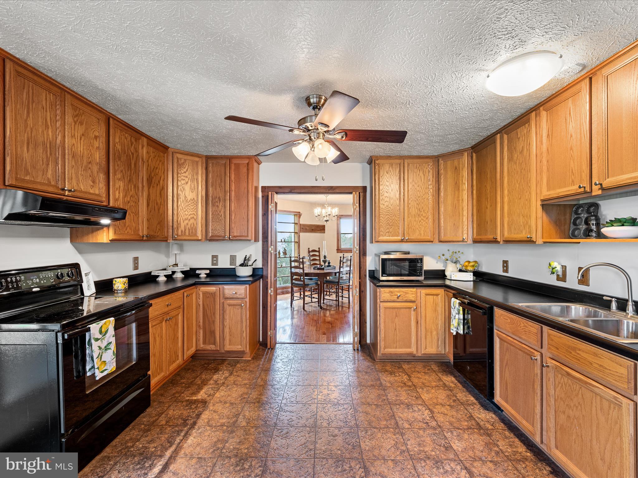 2064 Sulphur Springs Road Middletown, VA 22645 - Photo 26 of 80 Kitchen