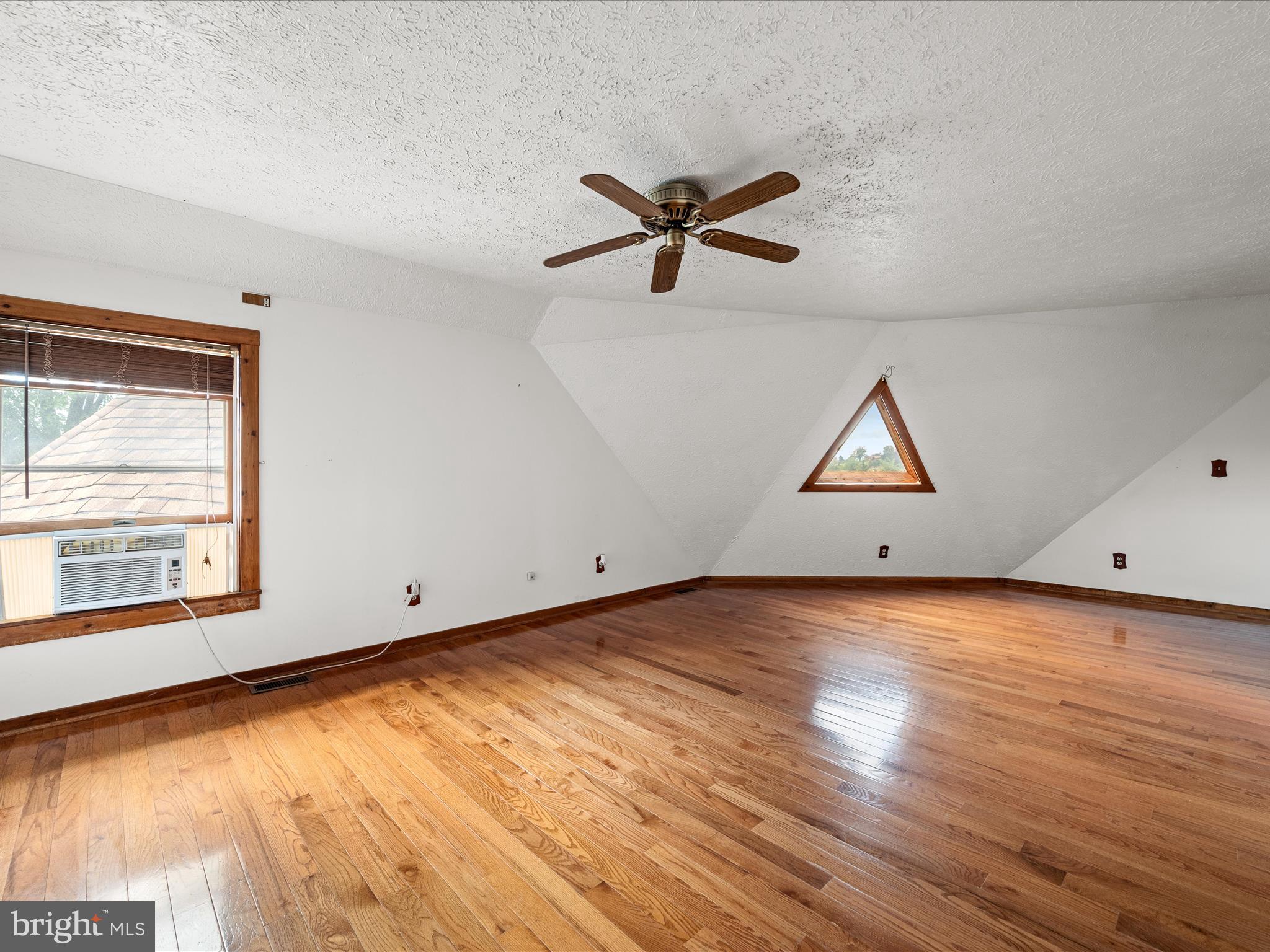 2064 Sulphur Springs Road Middletown, VA 22645 - Photo 46 of 80 Bedroom