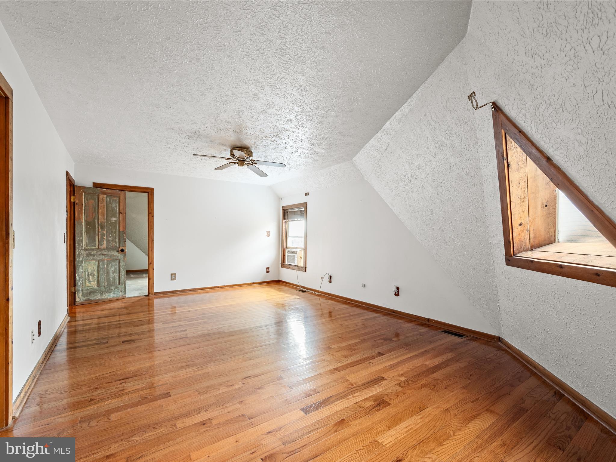 2064 Sulphur Springs Road Middletown, VA 22645 - Photo 47 of 80 Bedroom