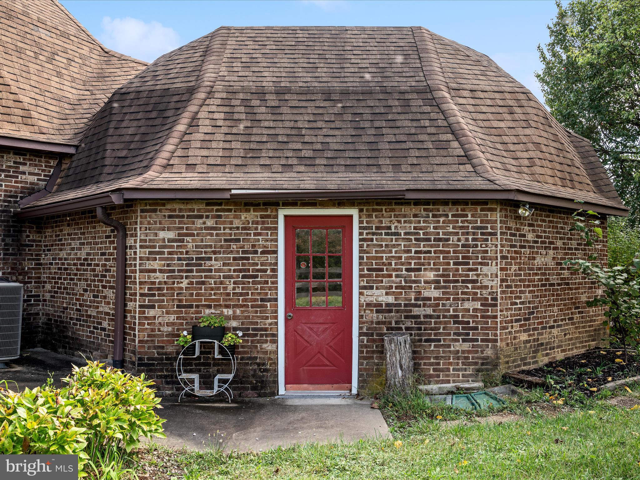 2064 Sulphur Springs Road Middletown, VA 22645 - Photo 72 of 80 Side Entrance