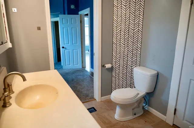 $180,000 | 218 Kenyon Avenue, Elkhart, IN 46516