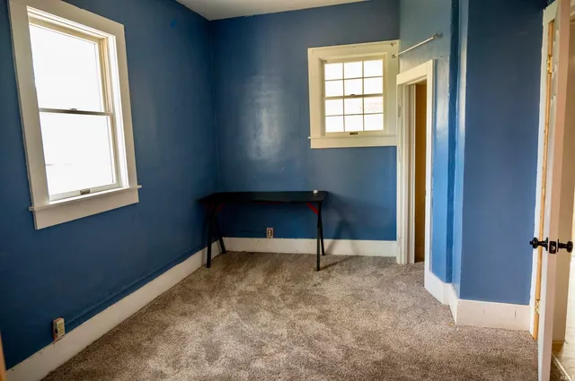 $180,000 | 218 Kenyon Avenue, Elkhart, IN 46516