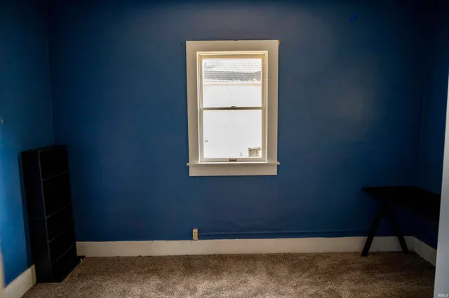 $180,000 | 218 Kenyon Avenue, Elkhart, IN 46516