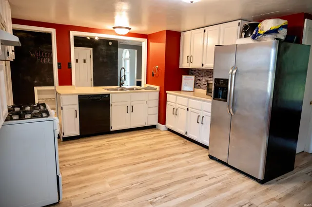 $180,000 | 218 Kenyon Avenue, Elkhart, IN 46516