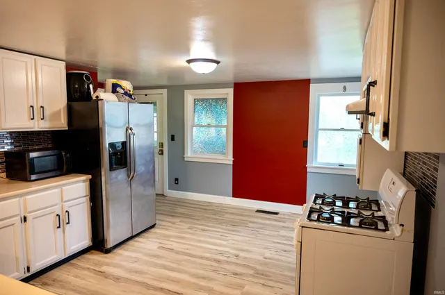 $180,000 | 218 Kenyon Avenue, Elkhart, IN 46516