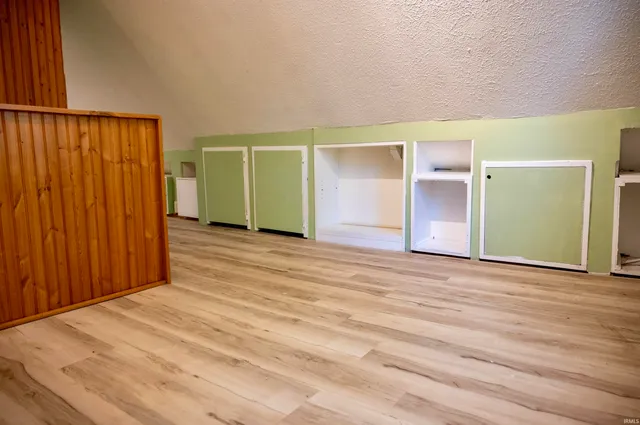 $180,000 | 218 Kenyon Avenue, Elkhart, IN 46516