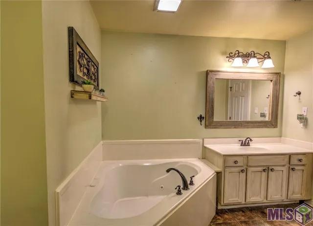 $185,000 | 111 South Gate Drive, Ponchatoula, LA 70454