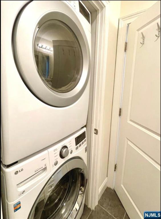 1625 Paterson Plank Road, Unit 18 Secaucus, NJ 07094 - Photo 20 of 23 a utility room with dryer and washer