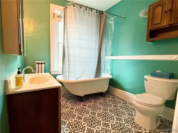 $1,500 | 240 Bryant Street, Buffalo, NY 14222