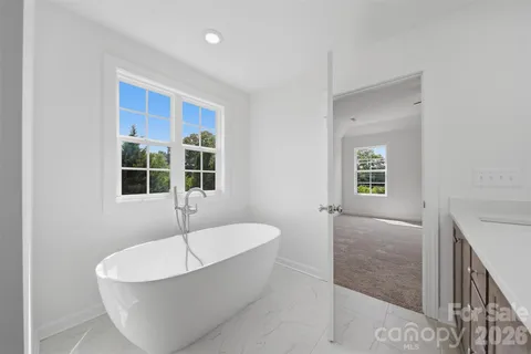 $649,900 | 1147 10th St Lane Northwest, Hickory, NC 28601