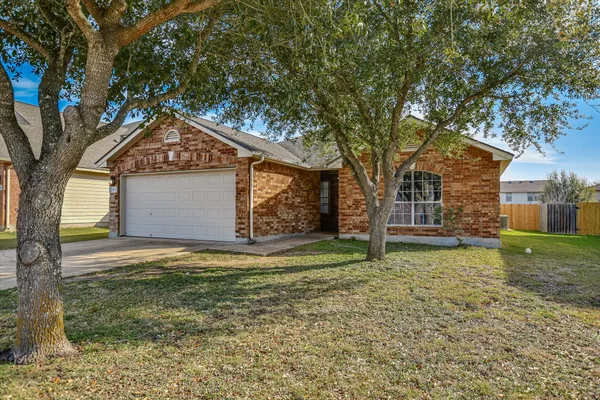 $1,995 | 401 Bandara Woods Boulevard, Elgin, TX 78621