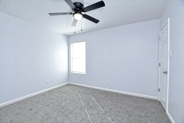 $1,995 | 401 Bandara Woods Boulevard, Elgin, TX 78621
