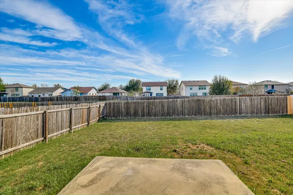 $1,995 | 401 Bandara Woods Boulevard, Elgin, TX 78621