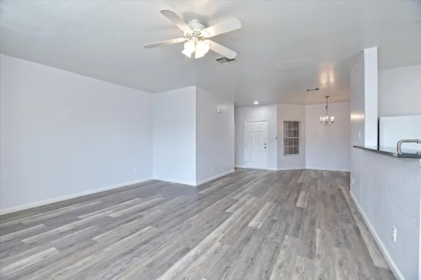 $1,995 | 401 Bandara Woods Boulevard, Elgin, TX 78621