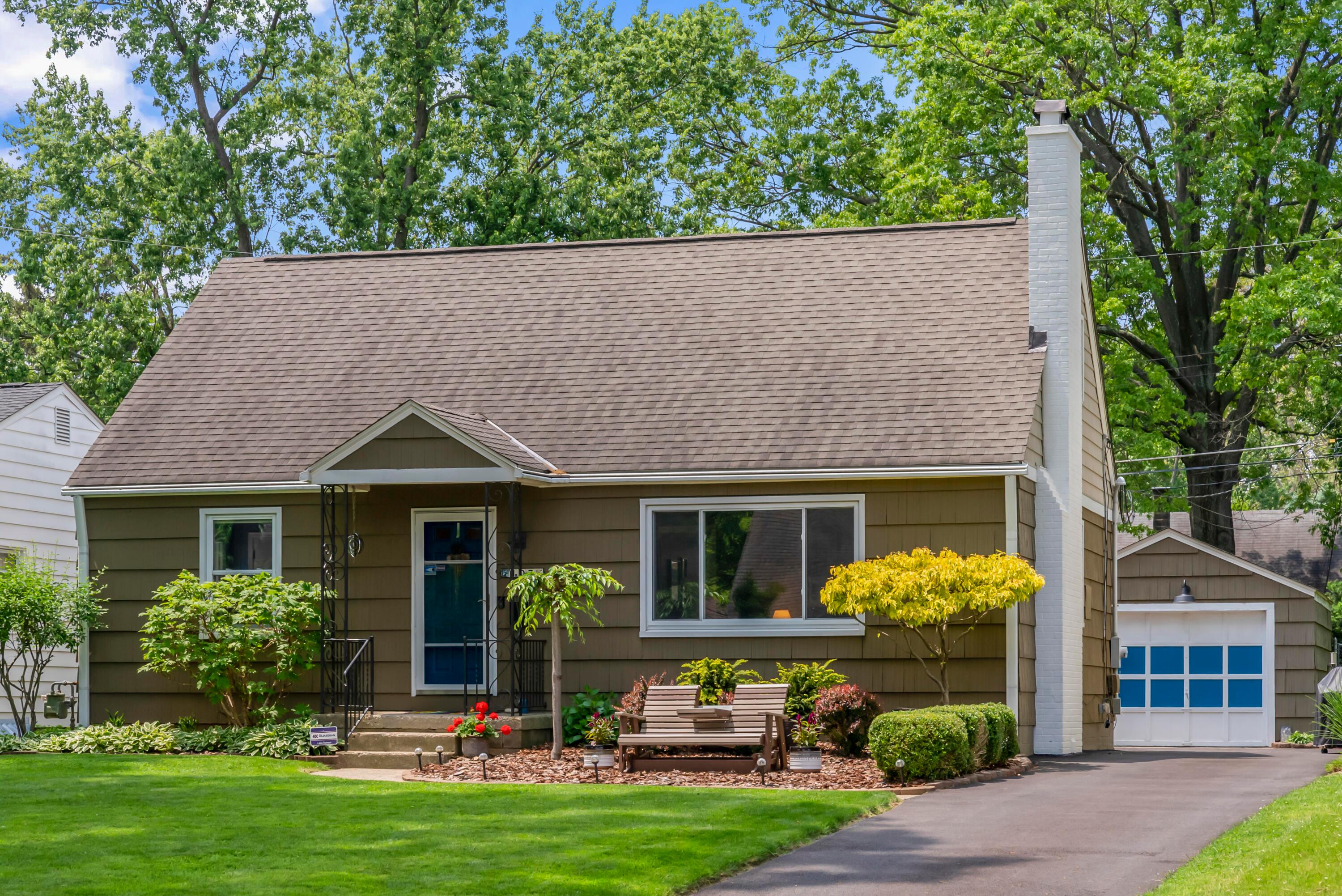 107 North Chesterfield Road Columbus, OH 43209 - Photo 2 of 34 DSC06383
