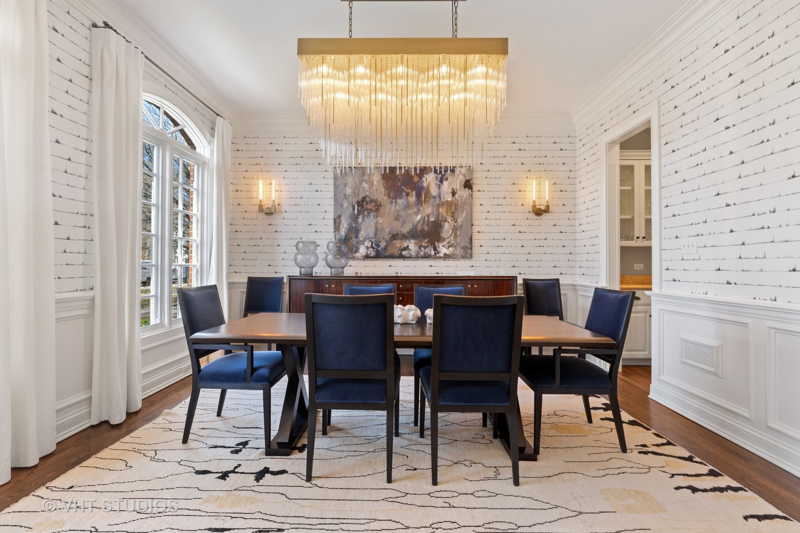 795 Grove Street Glencoe, IL 60022 - Photo 11 of 38 a dining room with furniture and window