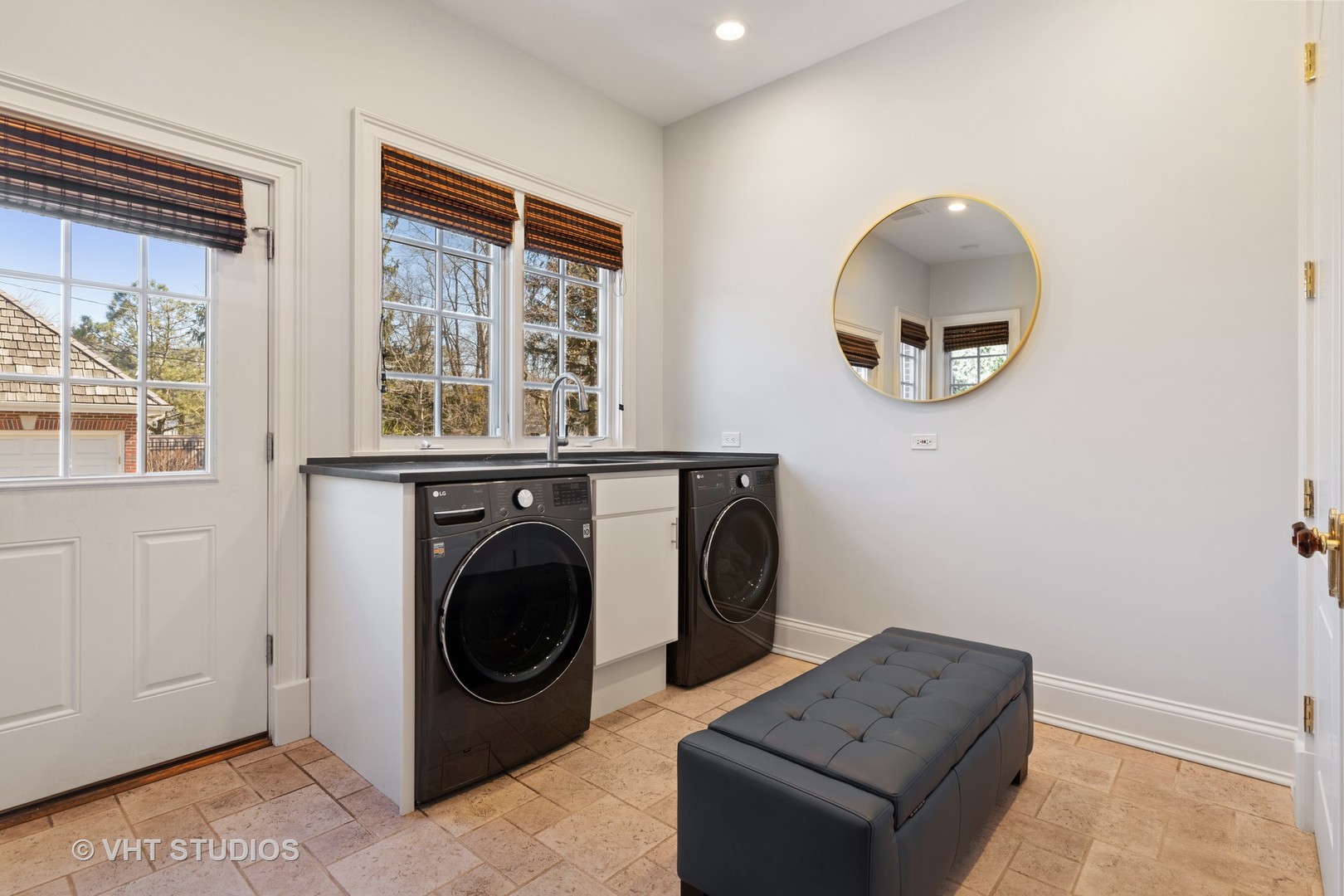 795 Grove Street Glencoe, IL 60022 - Photo 16 of 38 a living room with furniture and a window