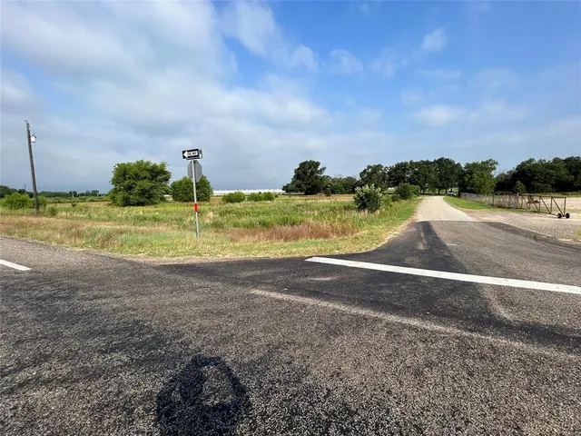 a view of a tennis court