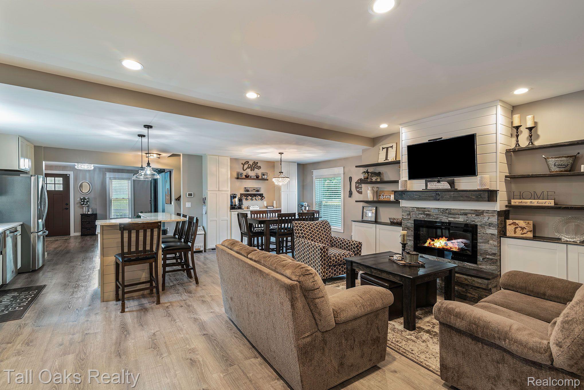 3699 South Hadley Road Metamora, MI 48455 - Photo 11 of 50 Living Room