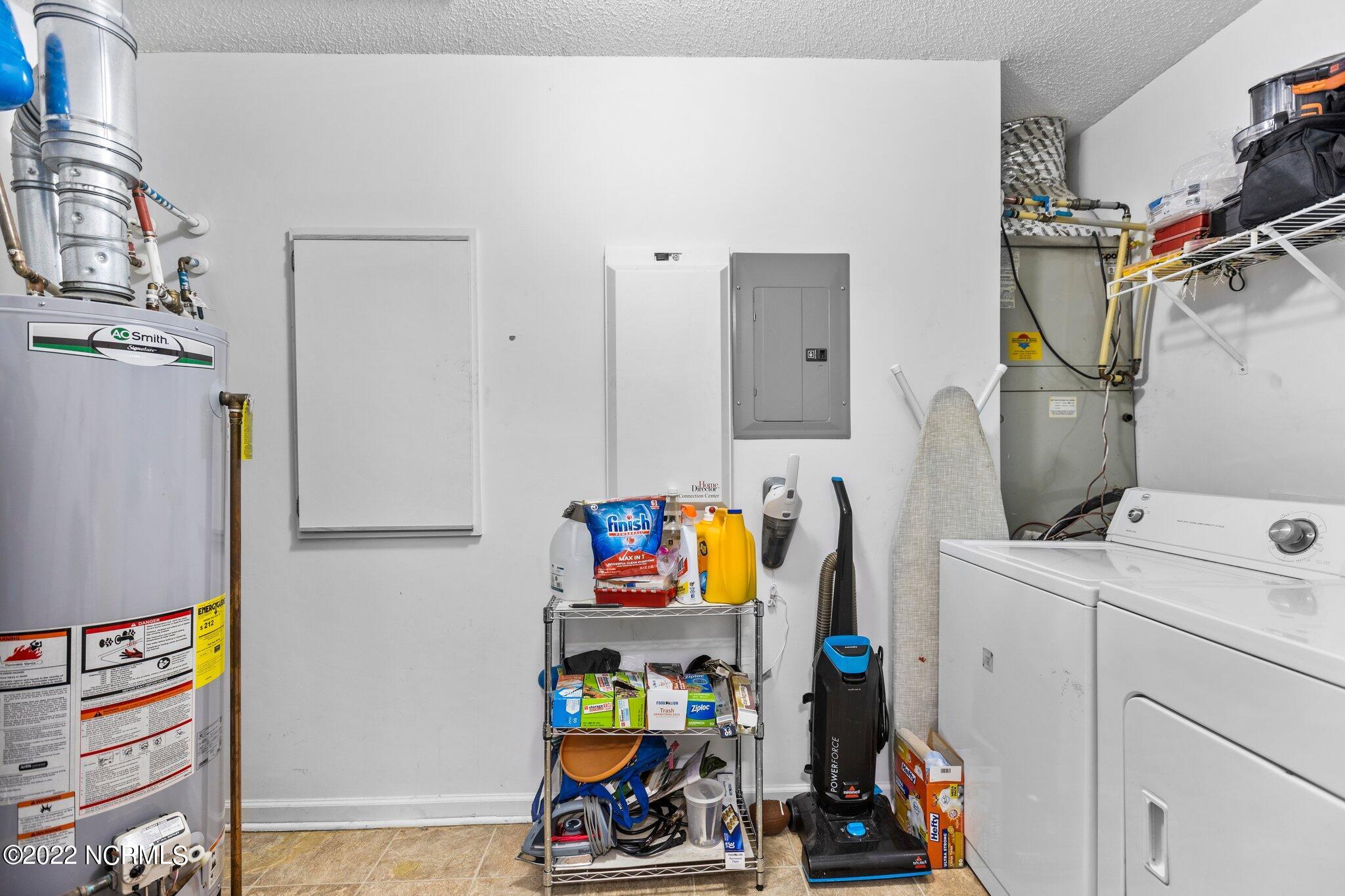 1102 Turtle Creek Road, Unit E Greenville, NC 27858 - Photo 12 of 19 15-web-or-mls-IMGL3845