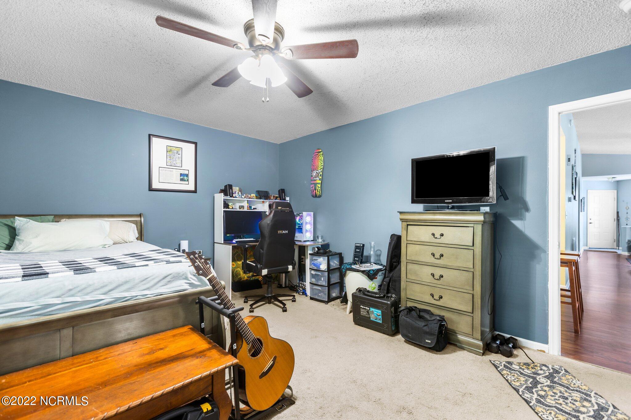 1102 Turtle Creek Road, Unit E Greenville, NC 27858 - Photo 14 of 19 17-web-or-mls-IMGL3851