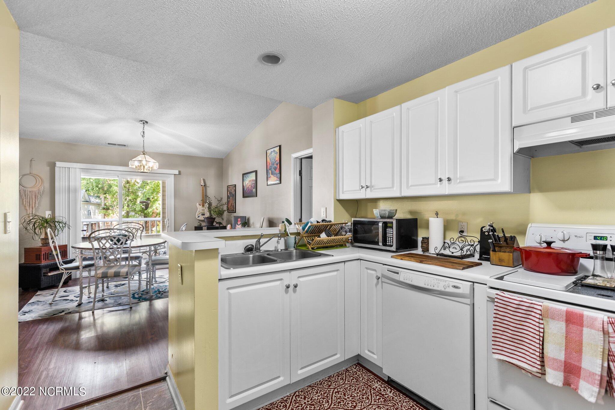 1102 Turtle Creek Road, Unit E Greenville, NC 27858 - Photo 7 of 19 10-web-or-mls-IMGL3824