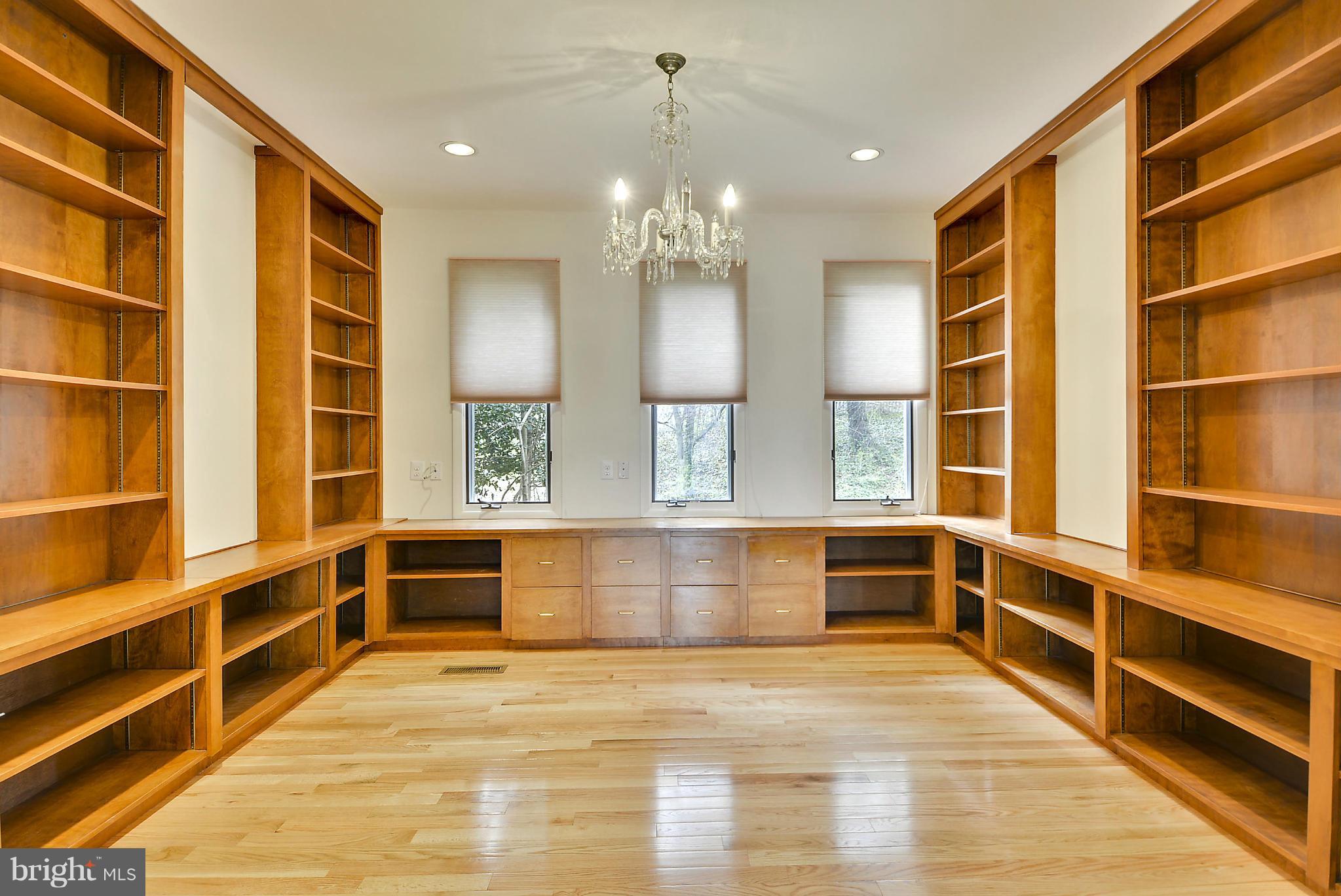 2905 Barker Street Silver Spring, MD 20910 - Photo 11 of 30 Interior (General)