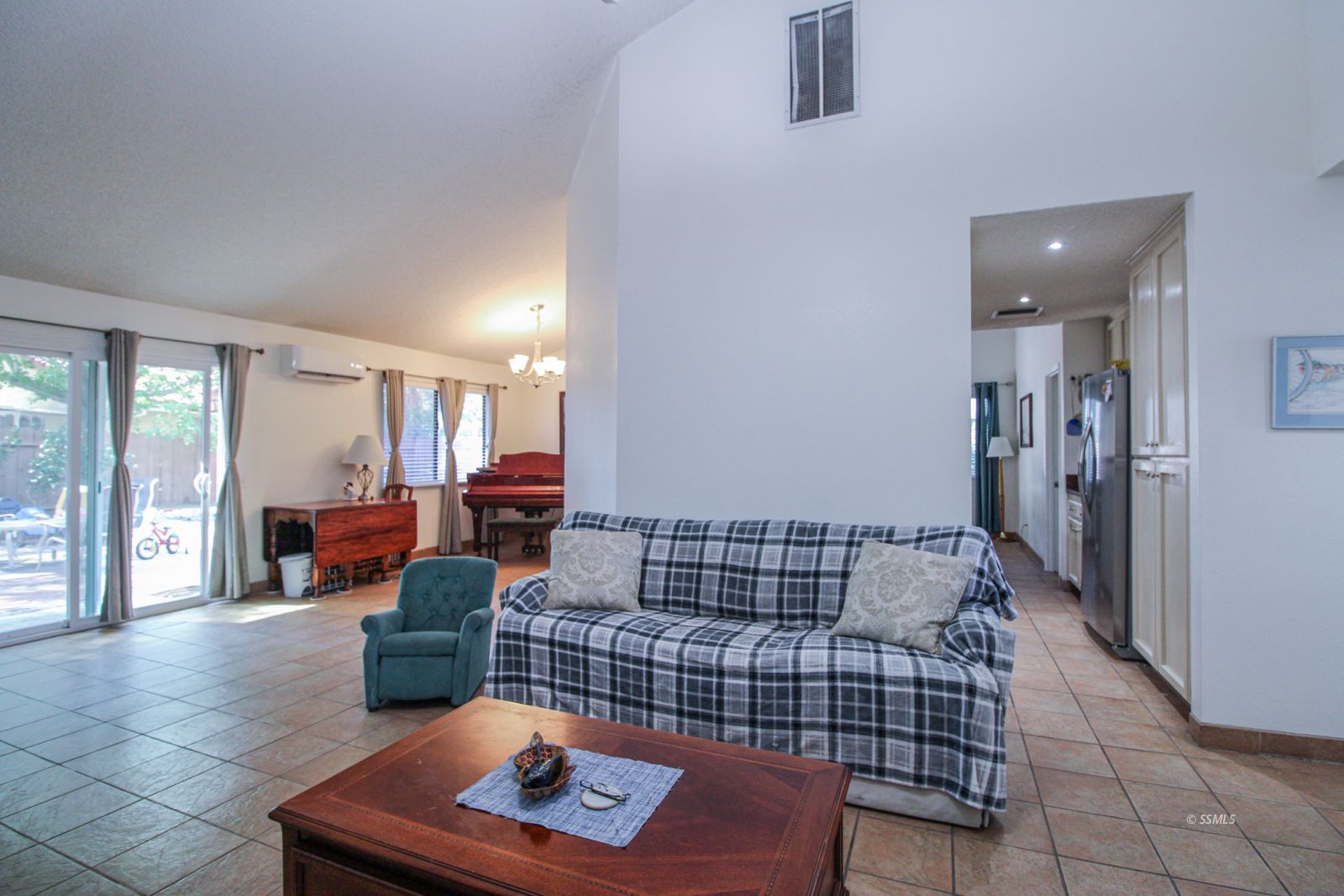 1243 Mountain View Drive Ridgecrest, CA 93555 - Photo 6 of 41 Gallery Image 6
