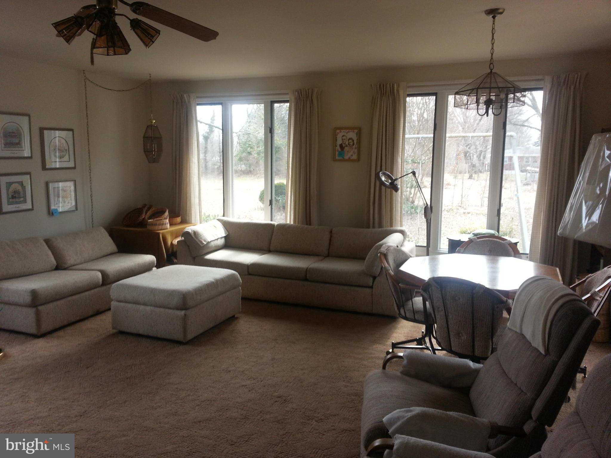 6419 Horseshoe Road Clinton, MD 20735 - Photo 5 of 21 Family Room