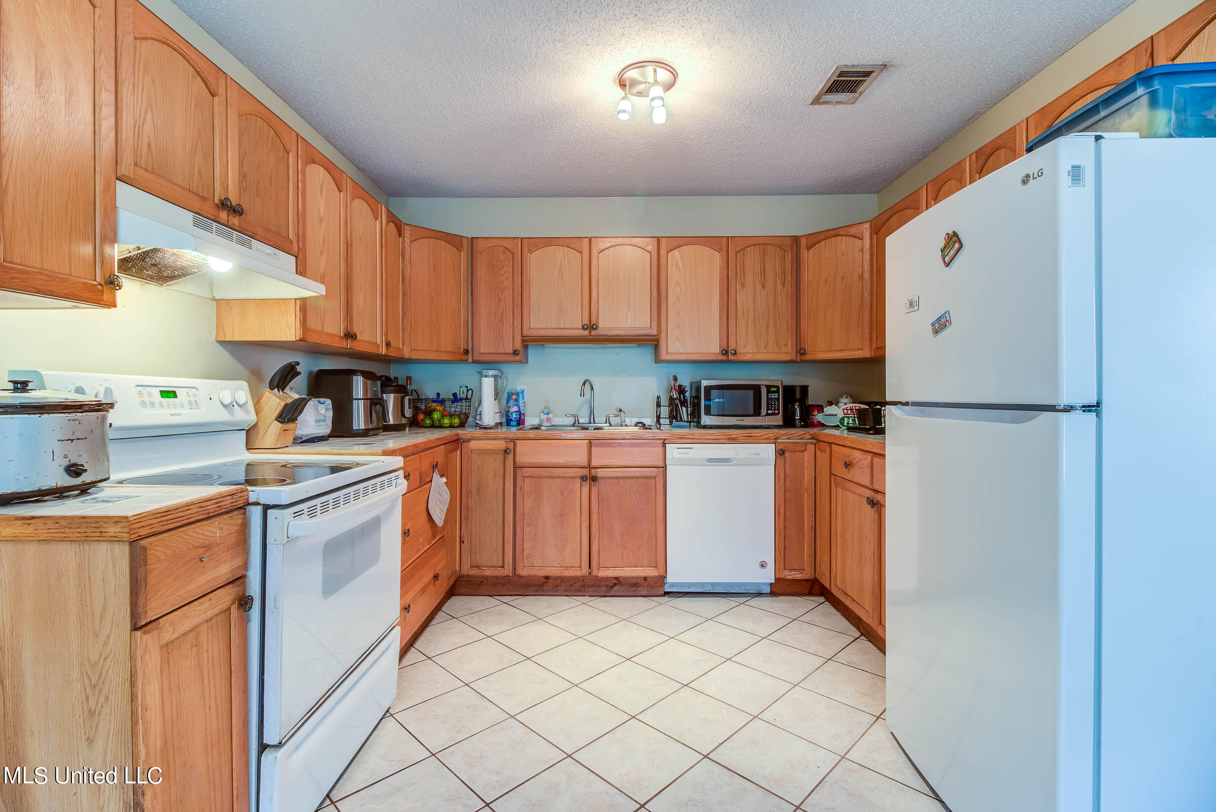 13530 Dedeaux Road, Unit A & B Gulfport, MS 39503 - Photo 7 of 22 13530 Dedeaux Rd (7)