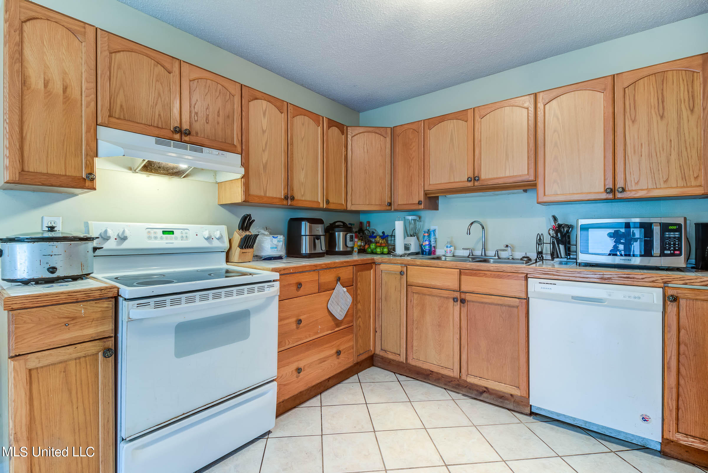 13530 Dedeaux Road, Unit A & B Gulfport, MS 39503 - Photo 8 of 22 13530 Dedeaux Rd (8)