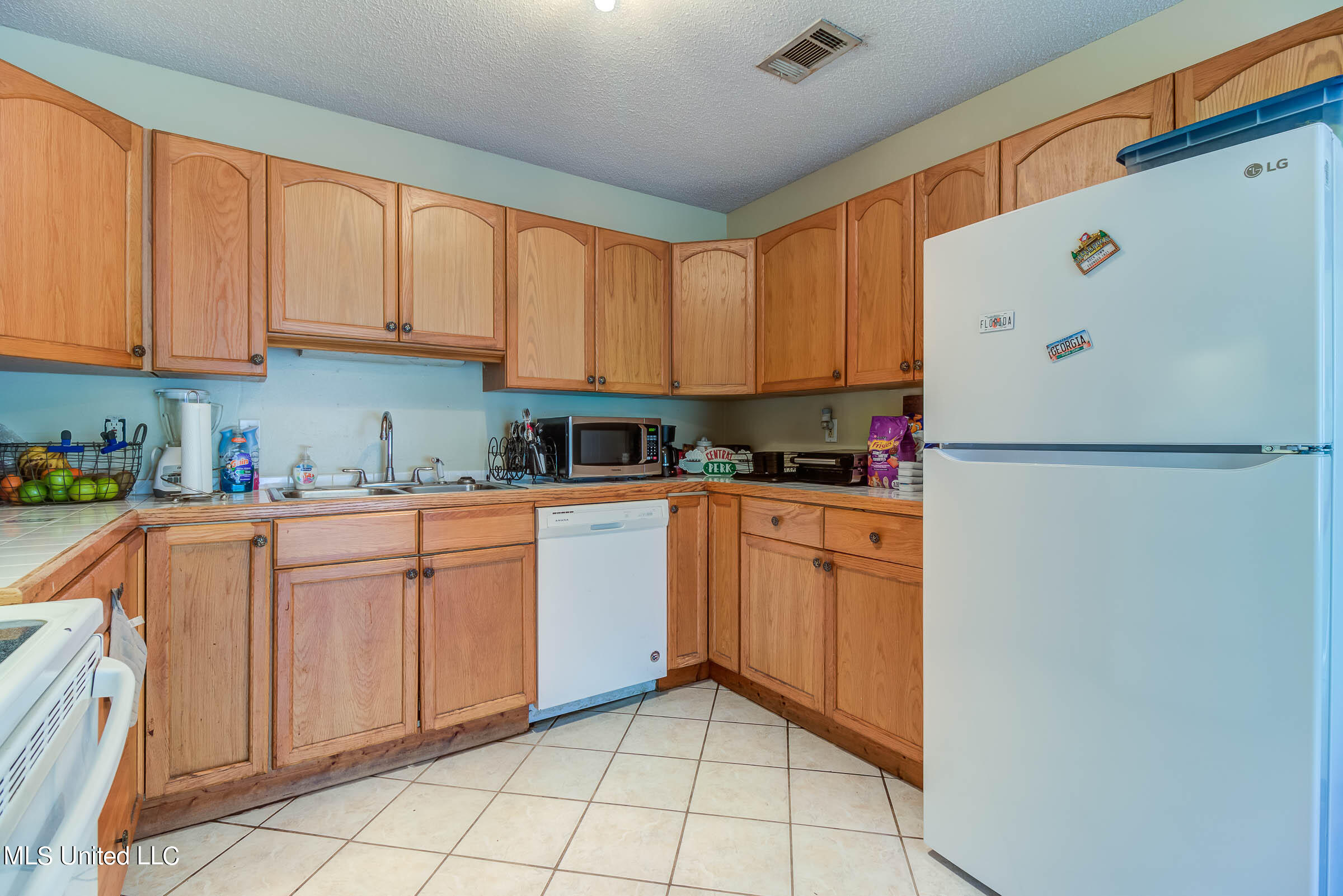 13530 Dedeaux Road, Unit A & B Gulfport, MS 39503 - Photo 9 of 22 13530 Dedeaux Rd (9)
