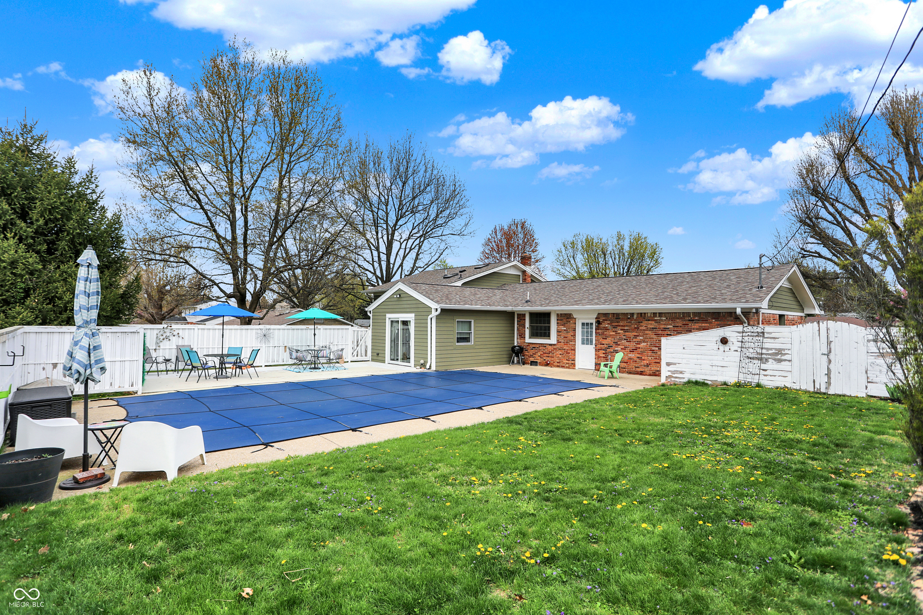 2001 Winchester Drive Indianapolis, IN 46227 - Photo 2 of 39