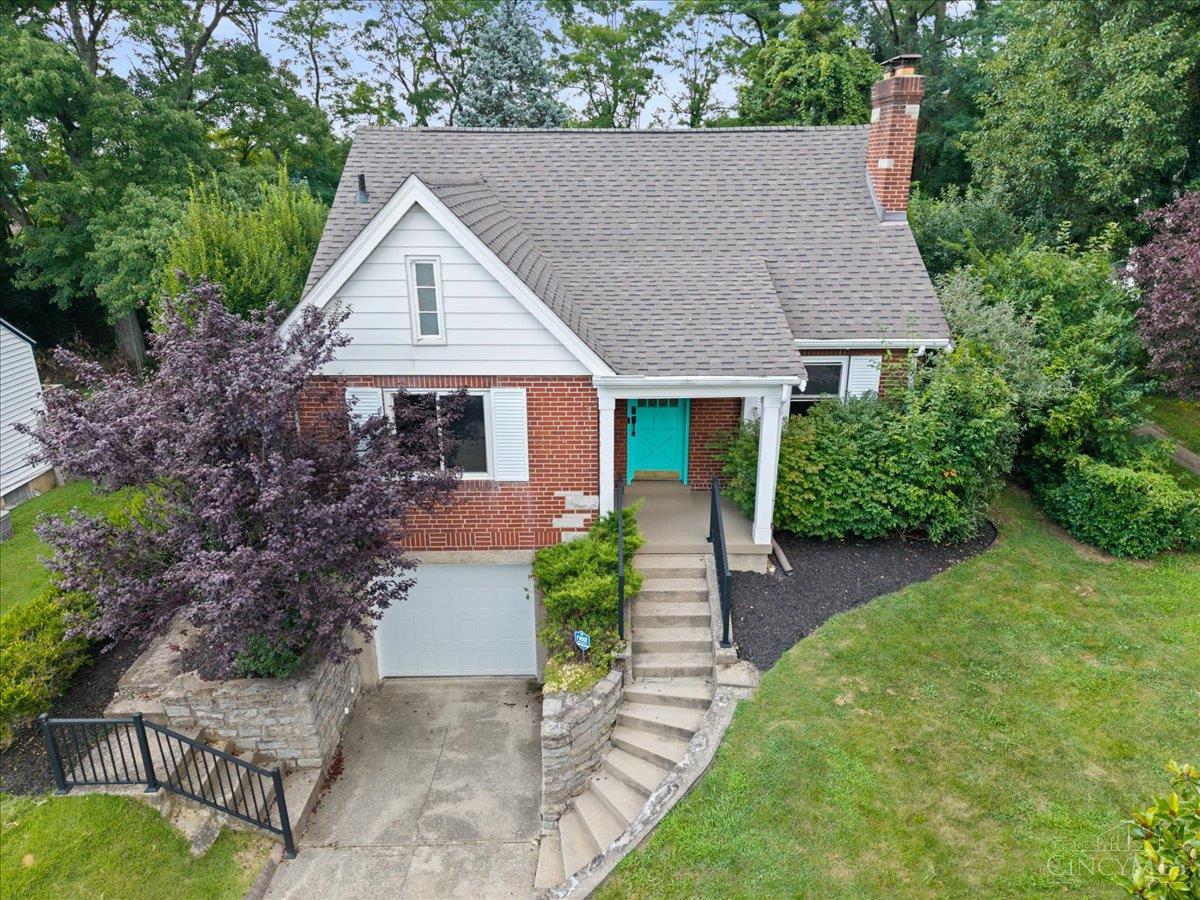 2304 East Galbraith Road Reading, OH 45237 - Photo 2 of 36