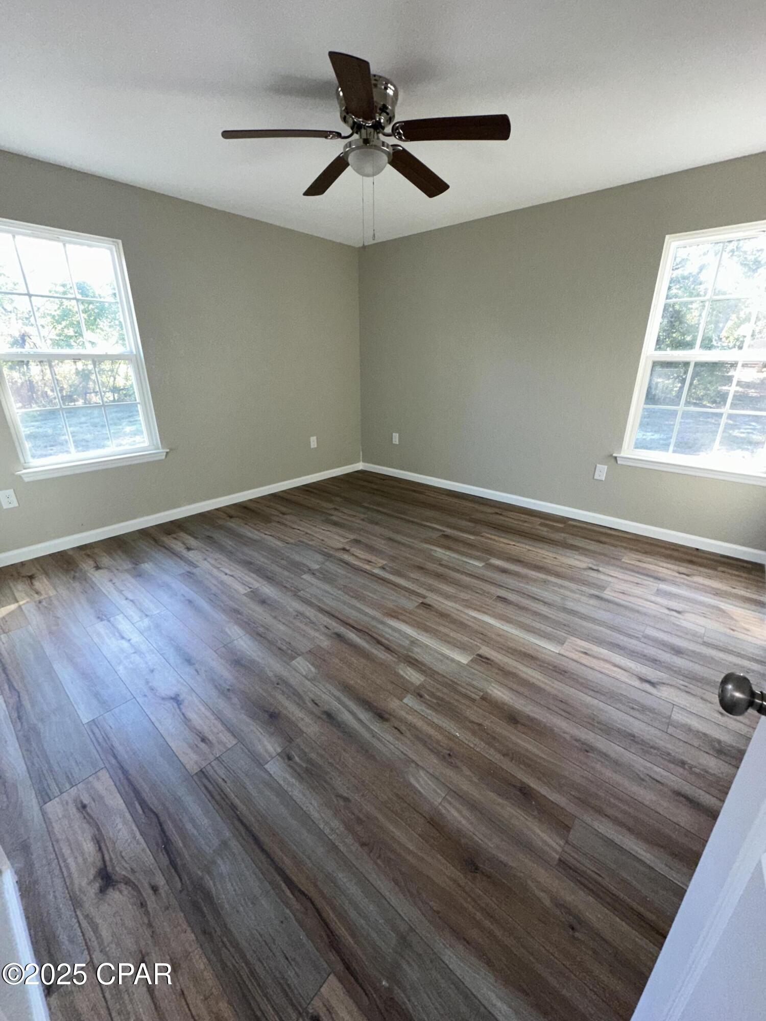 6630 Grande Oak Loop Grand Ridge, FL 32442 - Photo 5 of 20