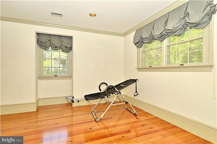 1101 Ednor Road Silver Spring, MD 20905 - Photo 13 of 29 Bedroom (Master)