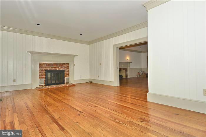 1101 Ednor Road Silver Spring, MD 20905 - Photo 6 of 29 Family Room