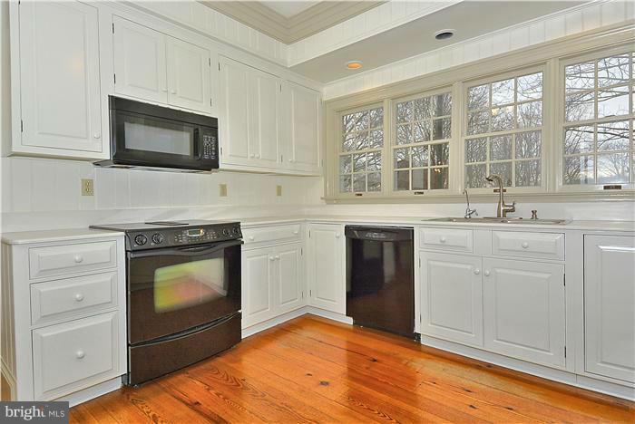 1101 Ednor Road Silver Spring, MD 20905 - Photo 9 of 29 Kitchen