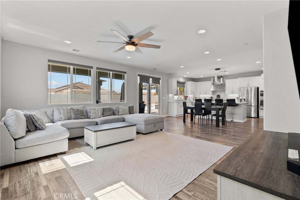 232 River Street Fillmore, CA 93015 - Photo 13 of 61 a living room with furniture and wooden floor