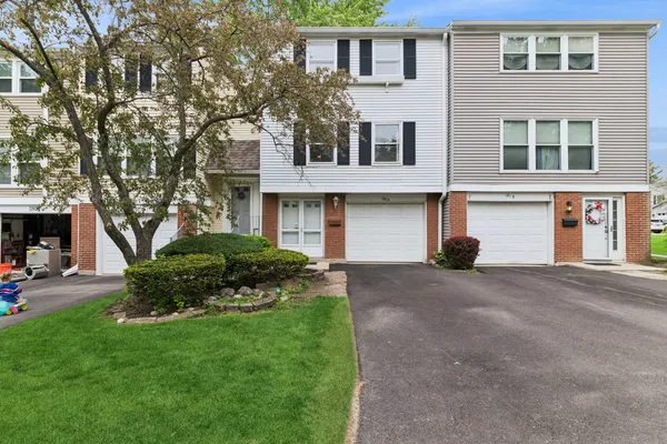 $325,000 | 1813 Lancashire Court, Schaumburg, IL 60169