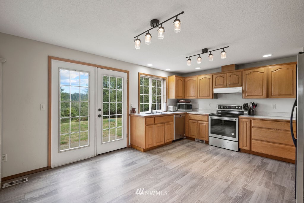 700 Carnine Road Castle Rock, WA 98611 - Photo 5 of 29 Gallery Image 5