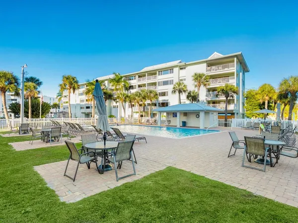 $5,250,000 | 1140 Seaside Drive, Unit 301, Sarasota, FL 34242